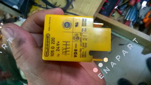 105G220-24VDC リレー